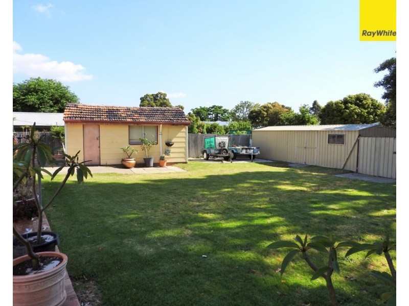 375 Railway Avenue, Armadale WA 6112