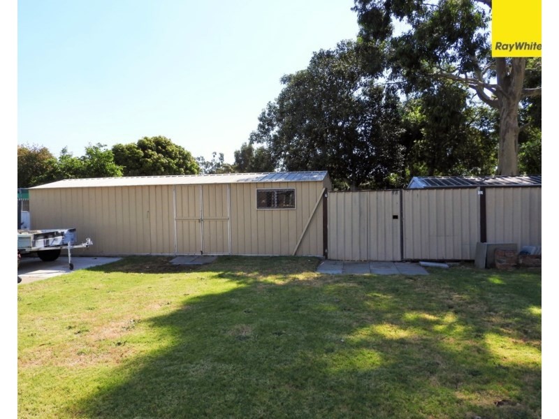375 Railway Avenue, Armadale WA 6112