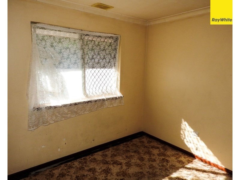 1 Beechcroft Place, Camillo WA 6111