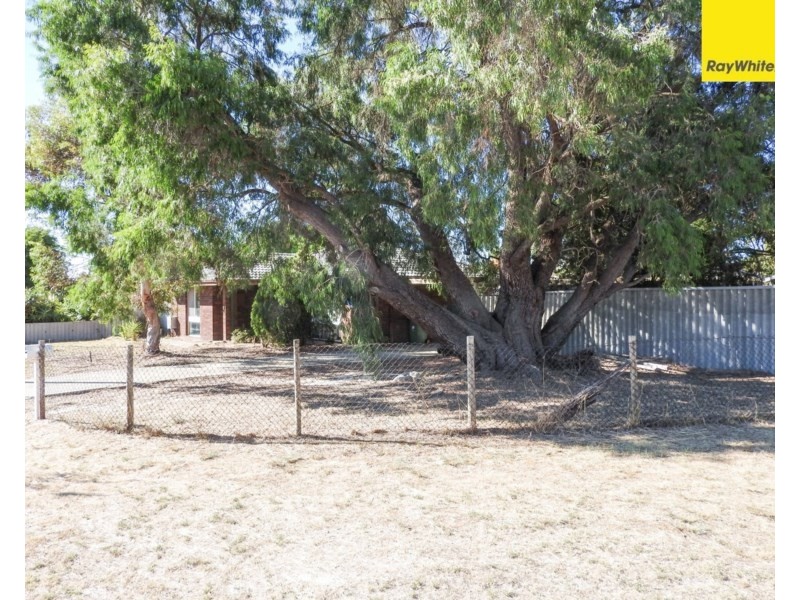 1 Beechcroft Place, Camillo WA 6111