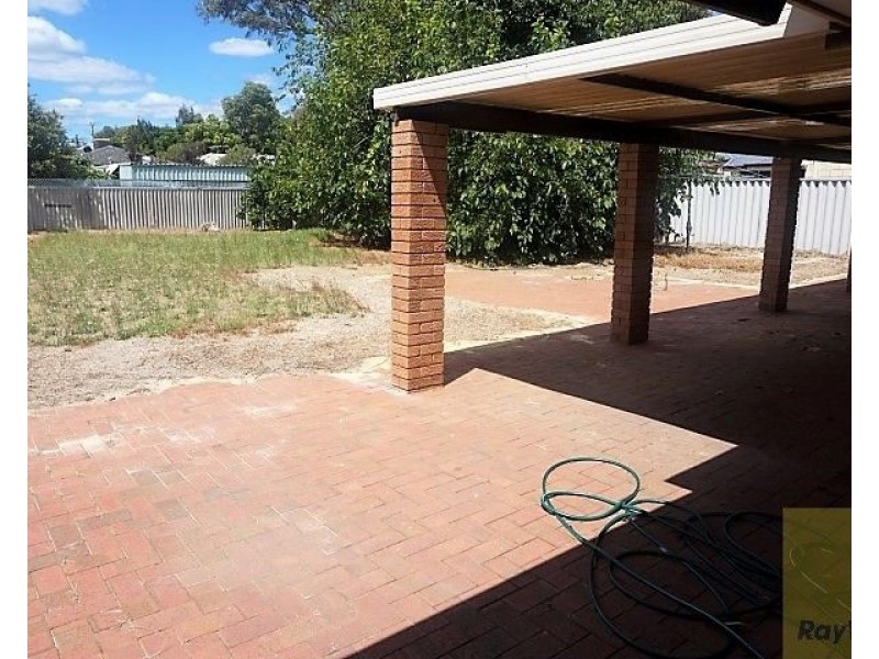 29 Sixth Road, Armadale WA 6112