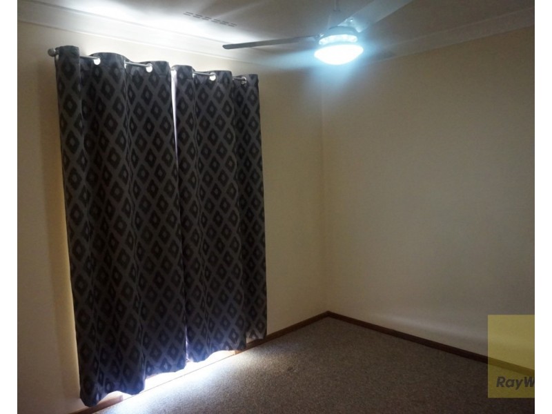 4 Erica Street, Kelmscott WA 6111