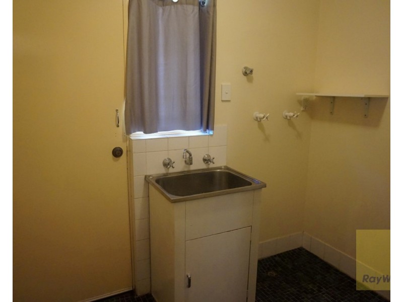 4 Erica Street, Kelmscott WA 6111