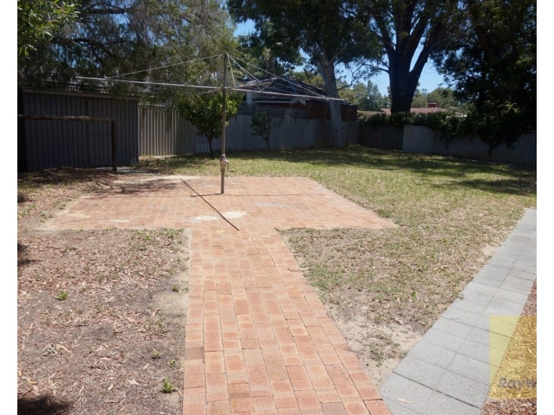 4 Erica Street, Kelmscott WA 6111