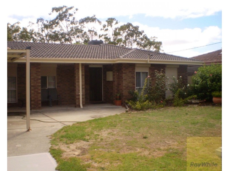 11 Jarrah Close, Camillo WA 6111