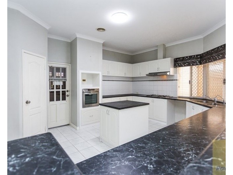 11 Casa Place, Southern River WA 6110