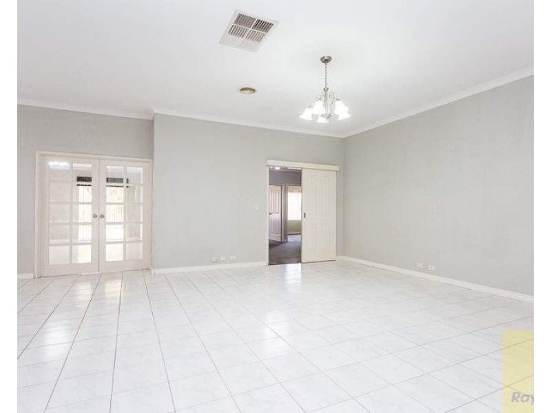 11 Casa Place, Southern River WA 6110