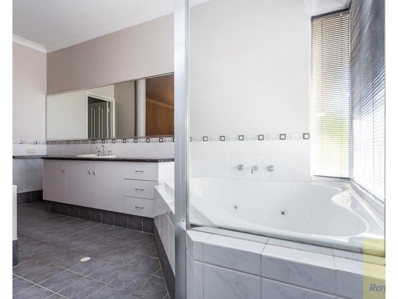 11 Casa Place, Southern River WA 6110