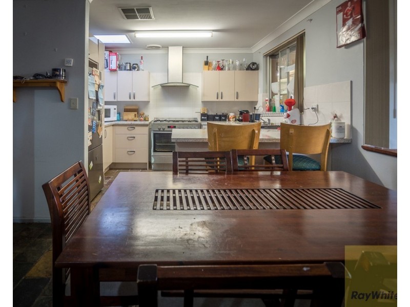 3 Silver Mallee Close, Camillo WA 6111