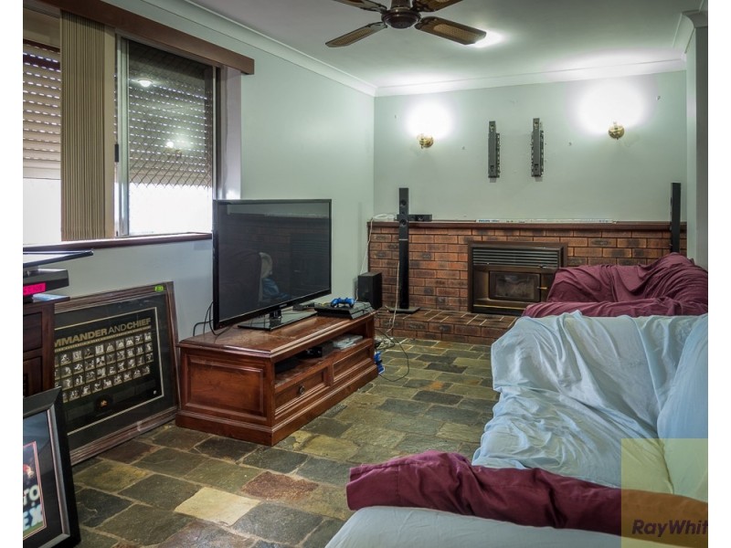 3 Silver Mallee Close, Camillo WA 6111