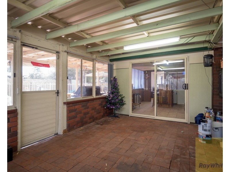 3 Silver Mallee Close, Camillo WA 6111