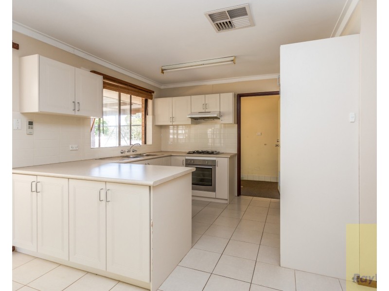 1 Bell Court, Armadale WA 6112