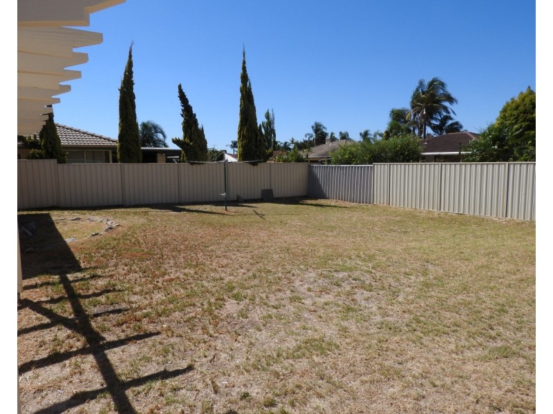 26 Candish Grove, Seville Grove WA 6112