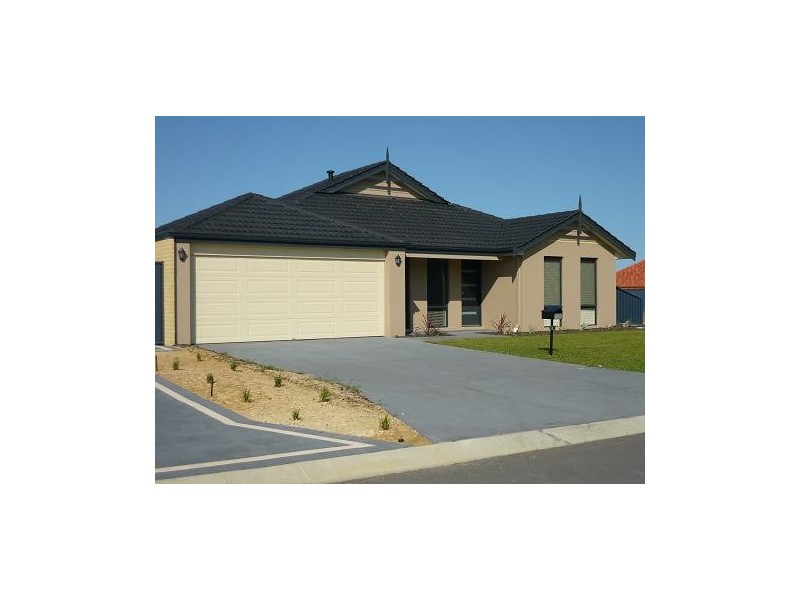 26 Madeira Turn, Byford WA 6122
