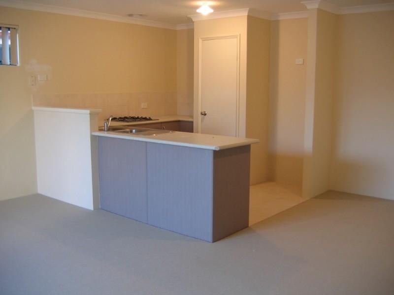 22/91 Lowanna Way, Armadale WA 6112