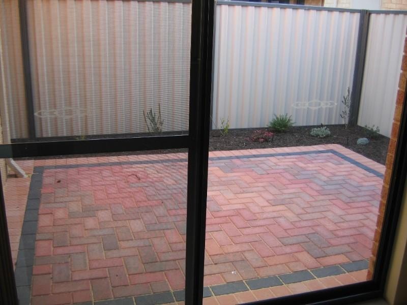 22/91 Lowanna Way, Armadale WA 6112