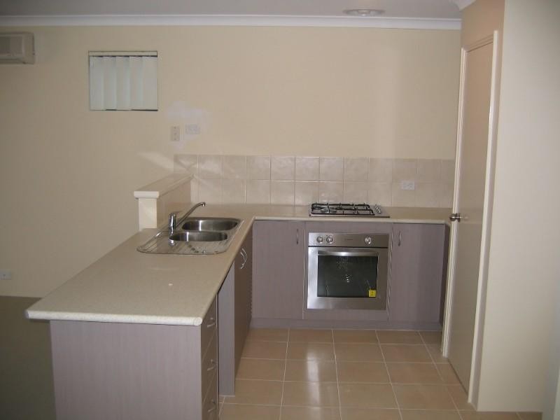 26/91 Lowanna Way, Armadale WA 6112