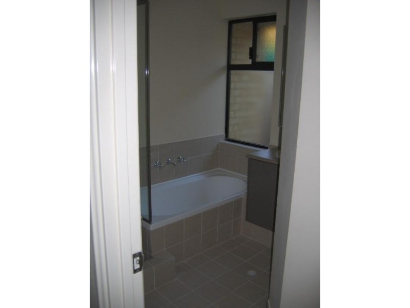 26/91 Lowanna Way, Armadale WA 6112