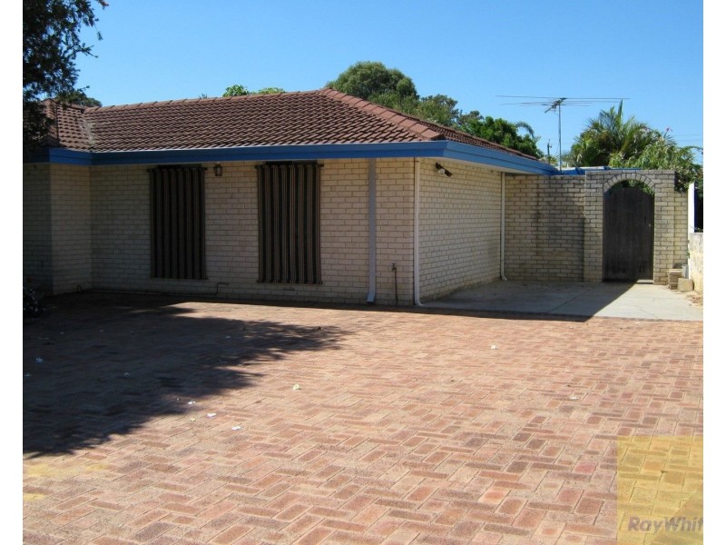 10 Junee Place, Armadale WA 6112
