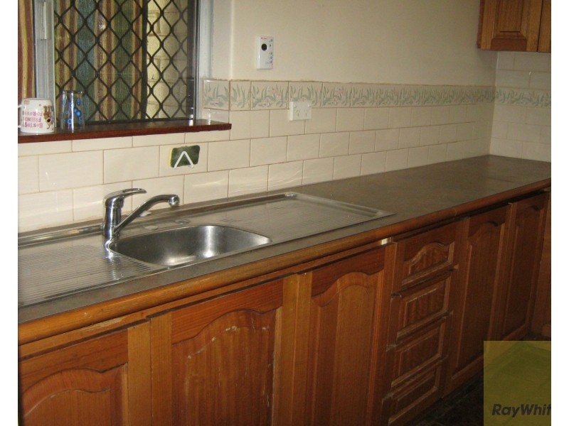 10 Junee Place, Armadale WA 6112