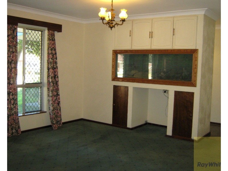 10 Junee Place, Armadale WA 6112