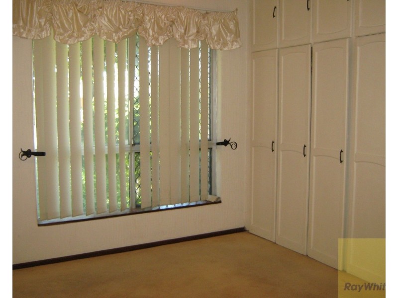 10 Junee Place, Armadale WA 6112