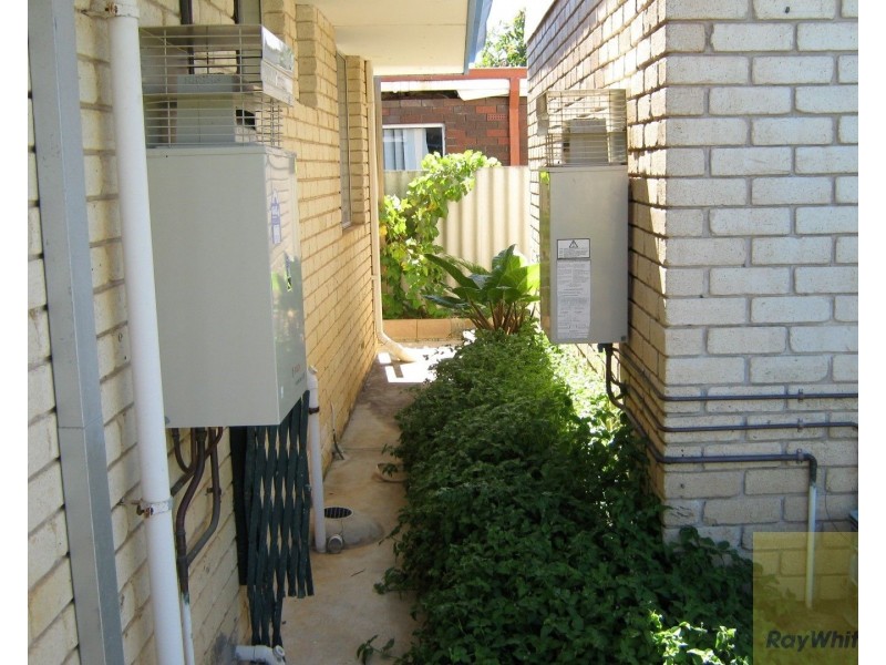 10 Junee Place, Armadale WA 6112