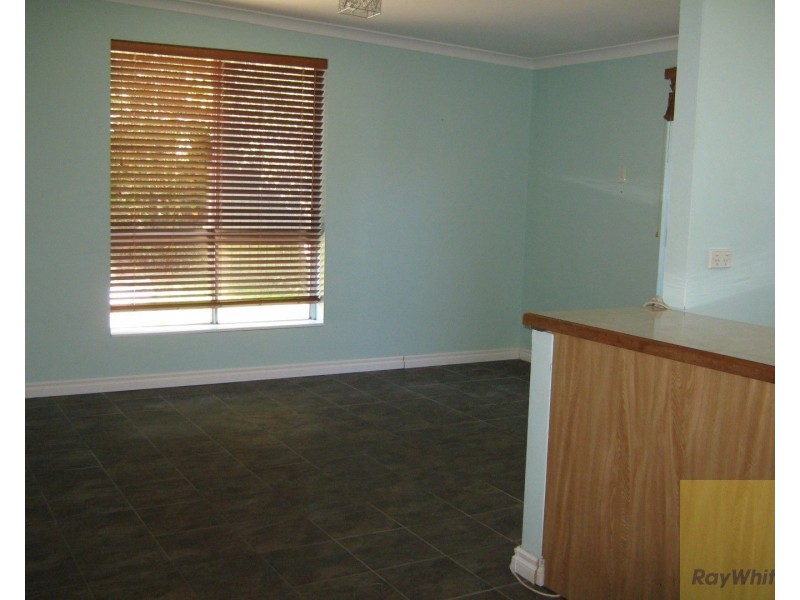 10 Junee Place, Armadale WA 6112