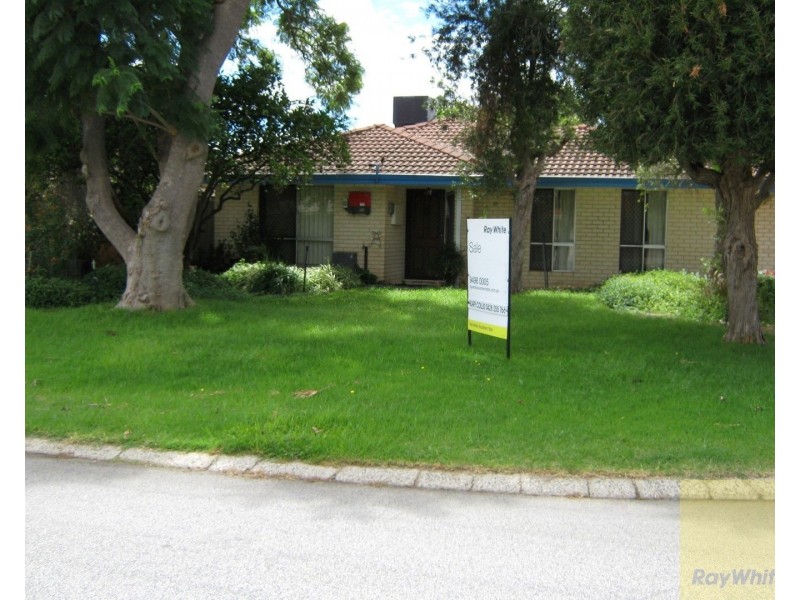 10 Junee Place, Armadale WA 6112