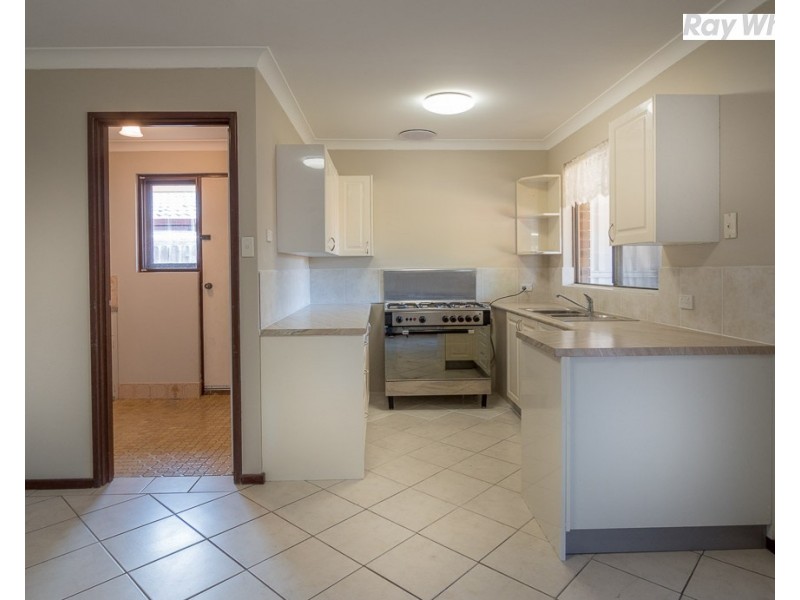 12 Silver Mallee Close, Camillo WA 6111