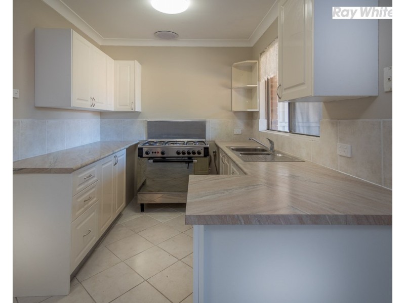 12 Silver Mallee Close, Camillo WA 6111