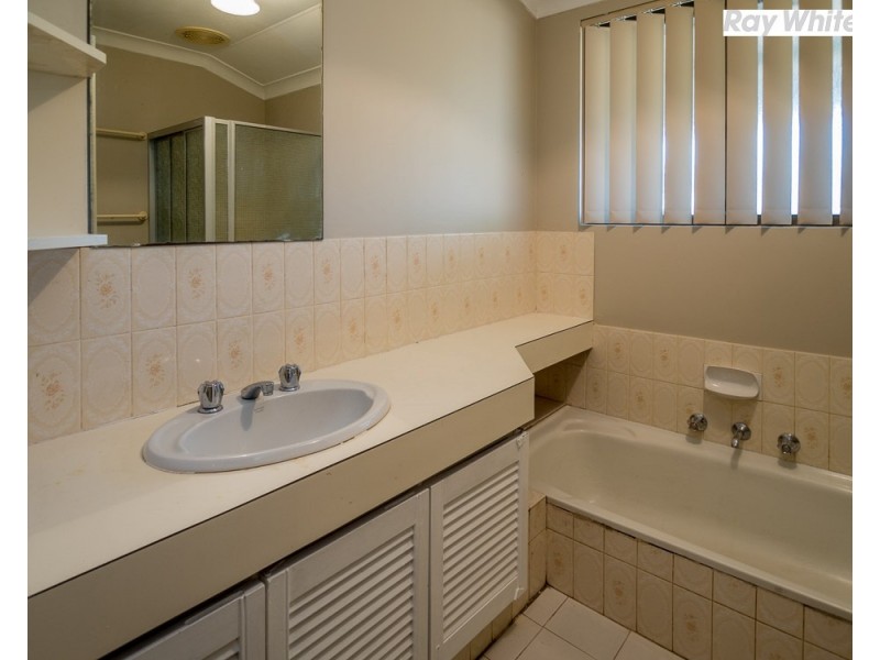 12 Silver Mallee Close, Camillo WA 6111