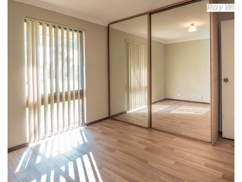 12 Silver Mallee Close, Camillo WA 6111