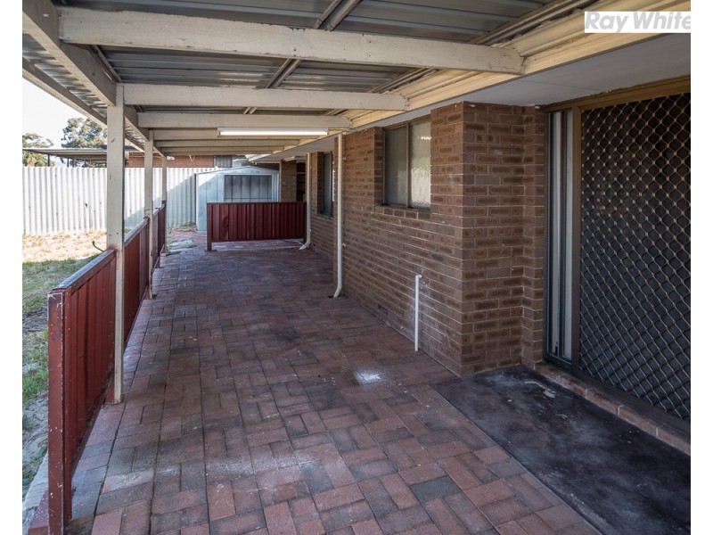 12 Silver Mallee Close, Camillo WA 6111