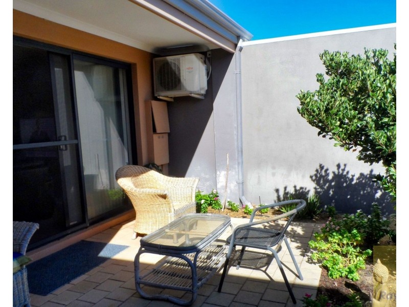 10/11 Serls Street, Armadale WA 6112