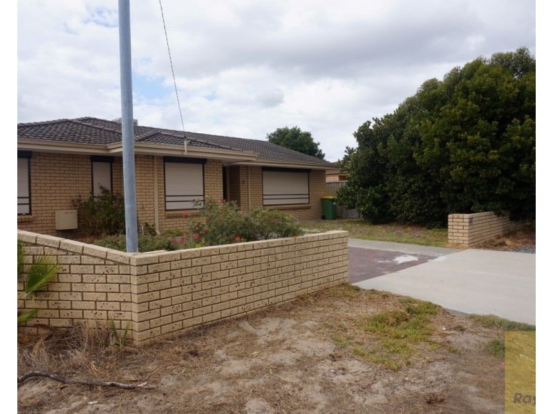 9 Seville Drive, Seville Grove WA 6112