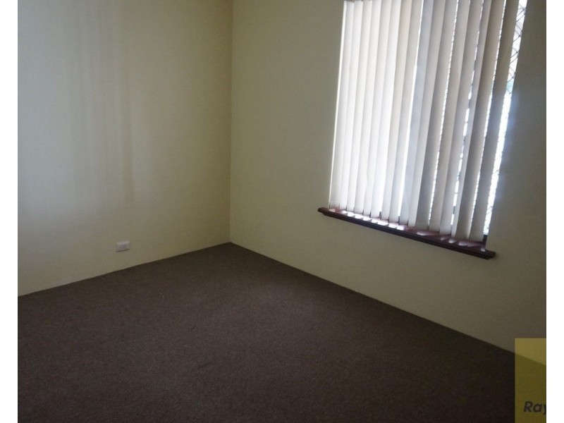 9 Seville Drive, Seville Grove WA 6112