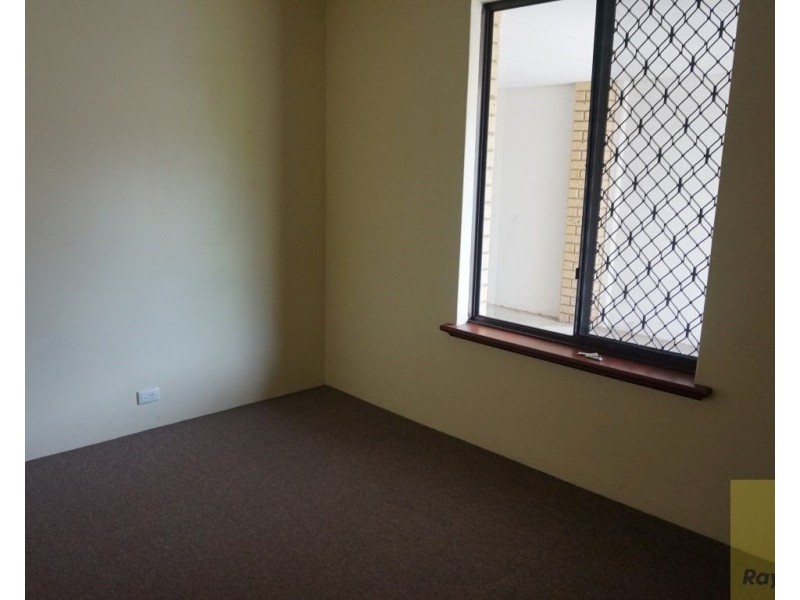 9 Seville Drive, Seville Grove WA 6112