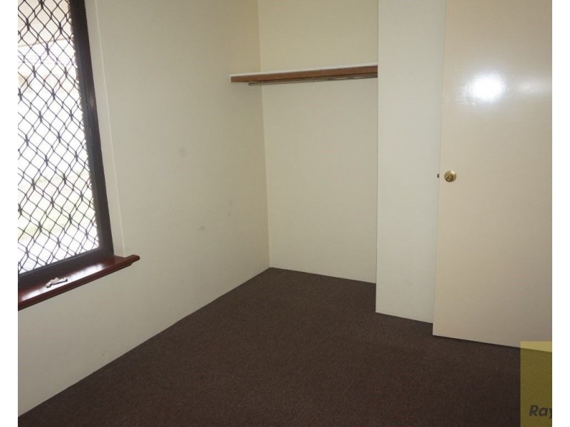 9 Seville Drive, Seville Grove WA 6112