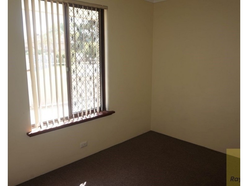 9 Seville Drive, Seville Grove WA 6112