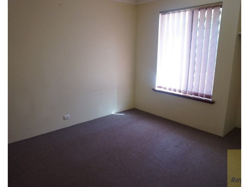 9 Seville Drive, Seville Grove WA 6112