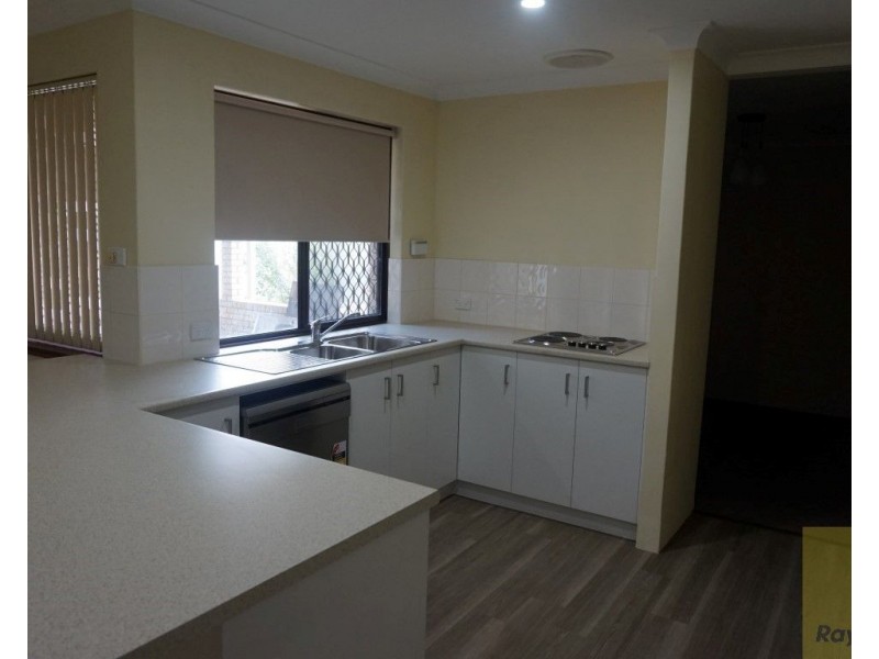 9 Seville Drive, Seville Grove WA 6112