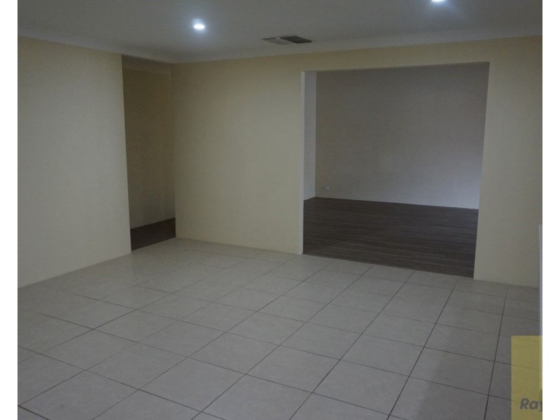 9 Seville Drive, Seville Grove WA 6112