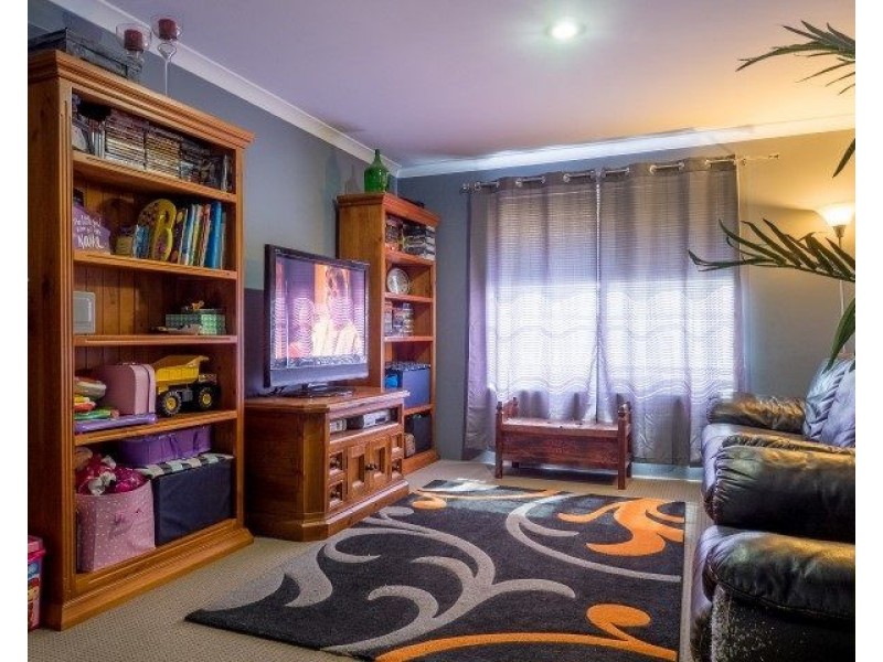 32 Munday Avenue, Brookdale WA 6112