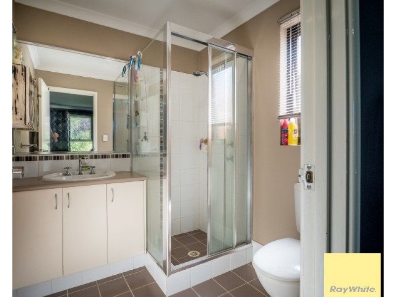 32 Munday Avenue, Brookdale WA 6112