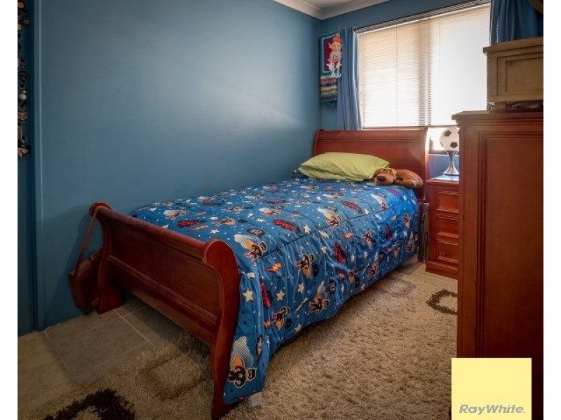 32 Munday Avenue, Brookdale WA 6112