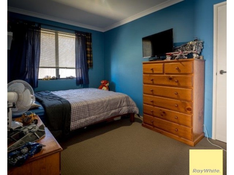 32 Munday Avenue, Brookdale WA 6112