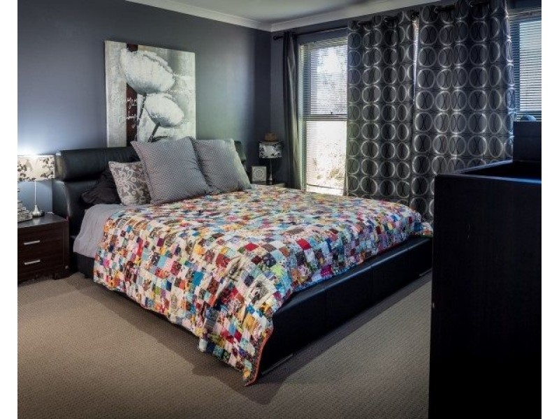 32 Munday Avenue, Brookdale WA 6112