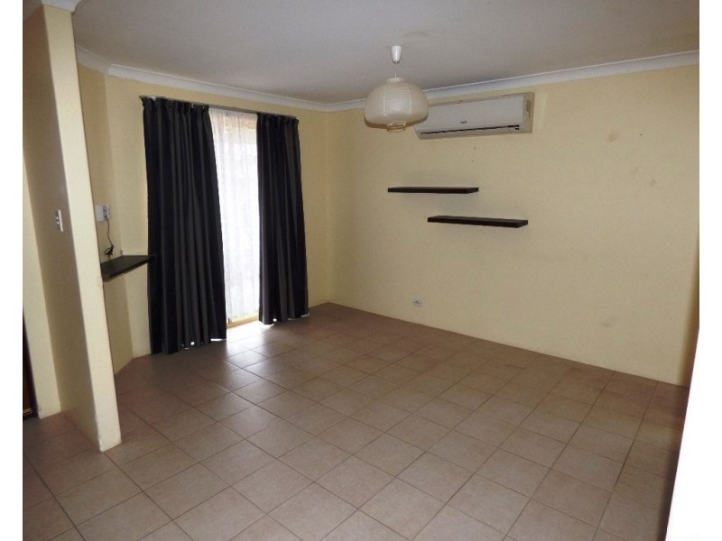 8/23 Quarram Way, Gosnells WA 6110