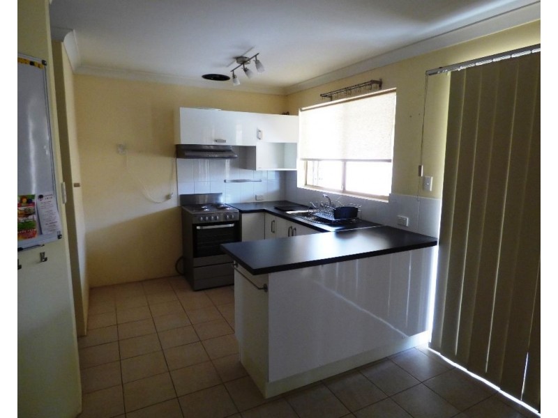 8/23 Quarram Way, Gosnells WA 6110